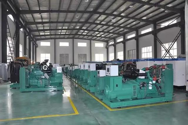 整套的大型柴油發(fā)電機(jī)組由哪幾個(gè)部分組成？